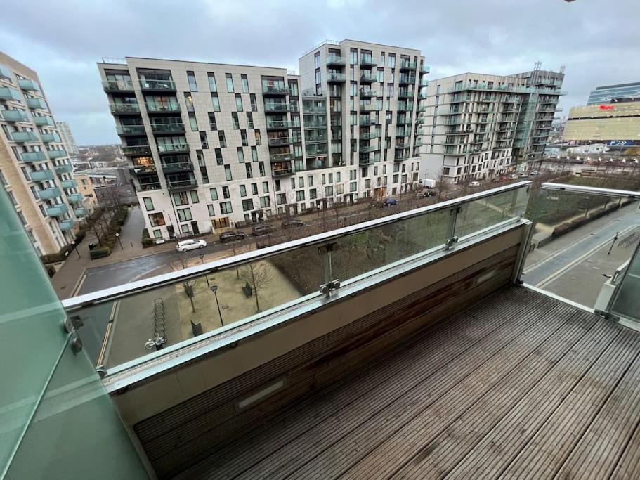 ロンドンModern 2 Bed - Olympic Park Stratfordアパートメント エクステリア 写真